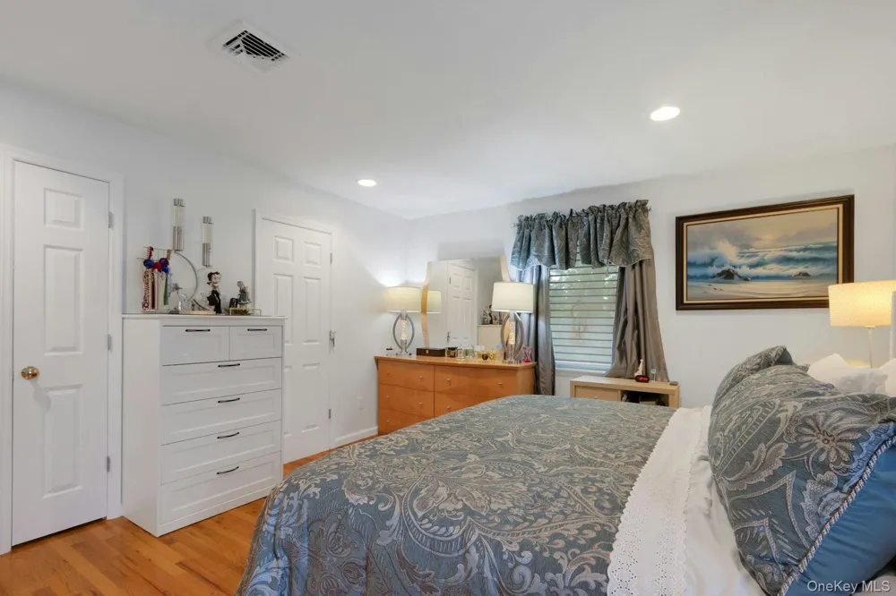 19 Flower Lane Valley Cottage, NY 10989