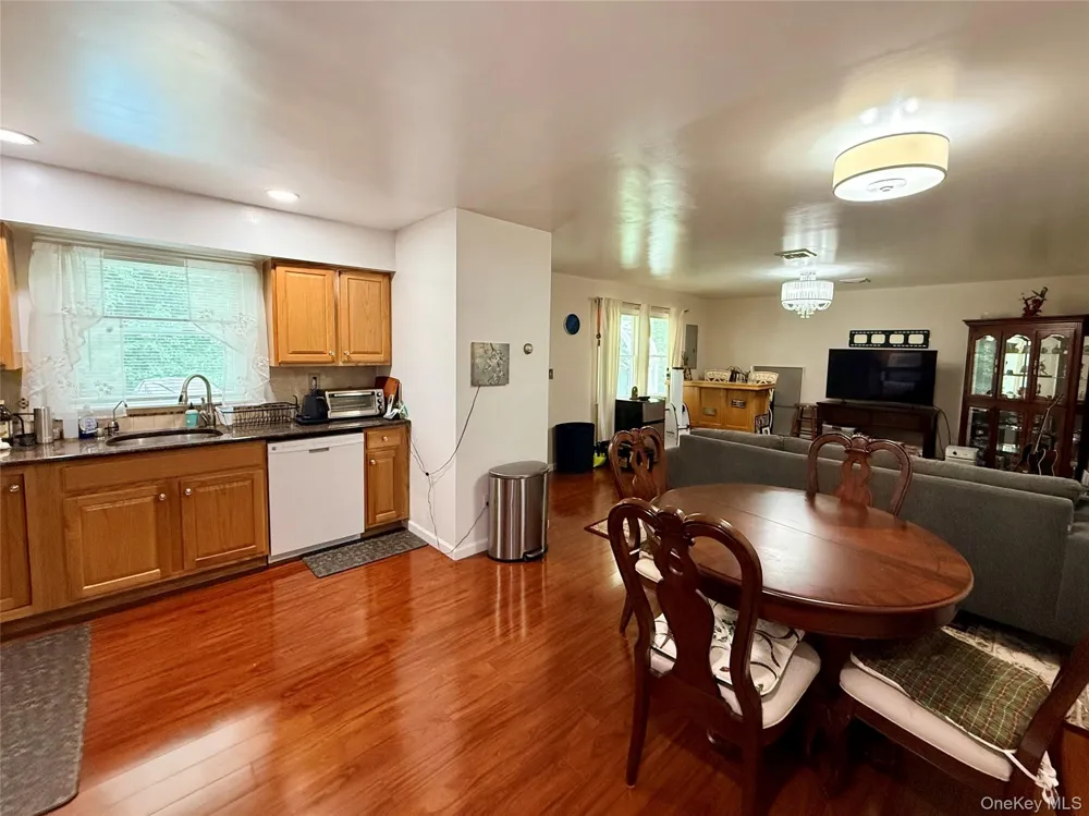 19 Flower Lane Valley Cottage, NY 10989