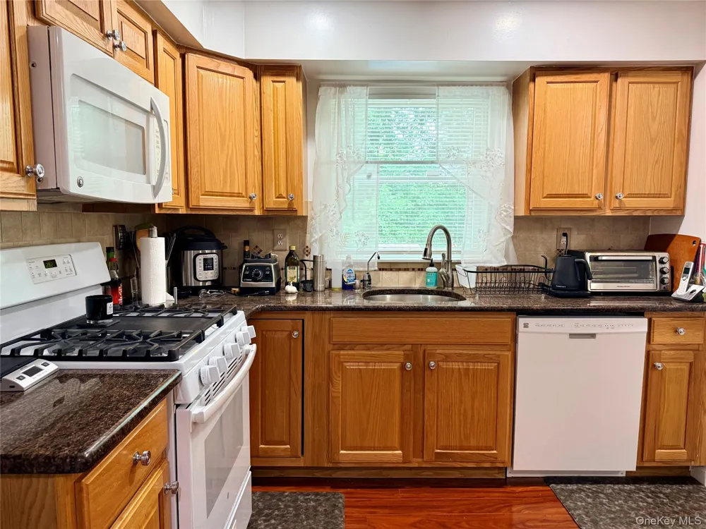 19 Flower Lane Valley Cottage, NY 10989