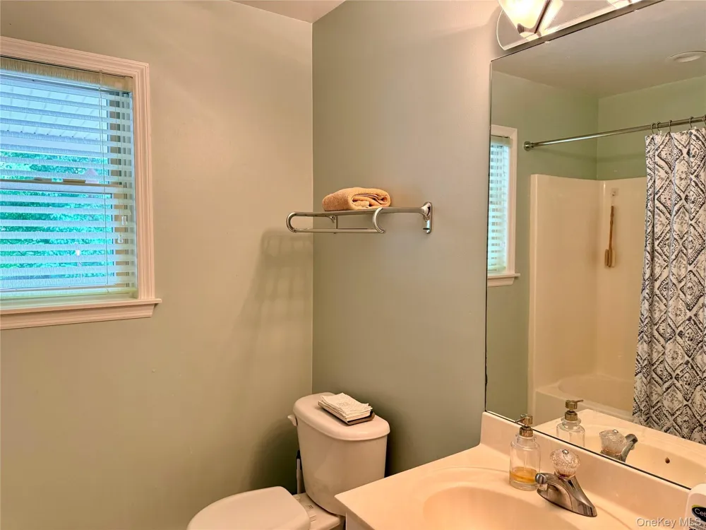 19 Flower Lane Valley Cottage, NY 10989