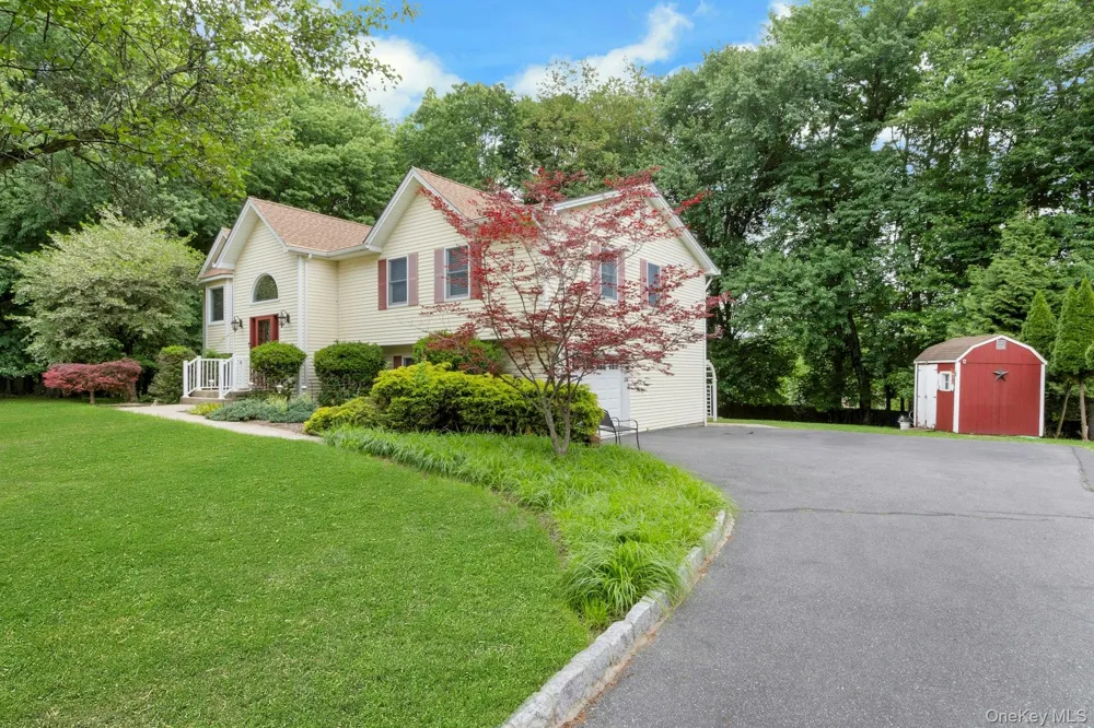 19 Flower Lane Valley Cottage, NY 10989