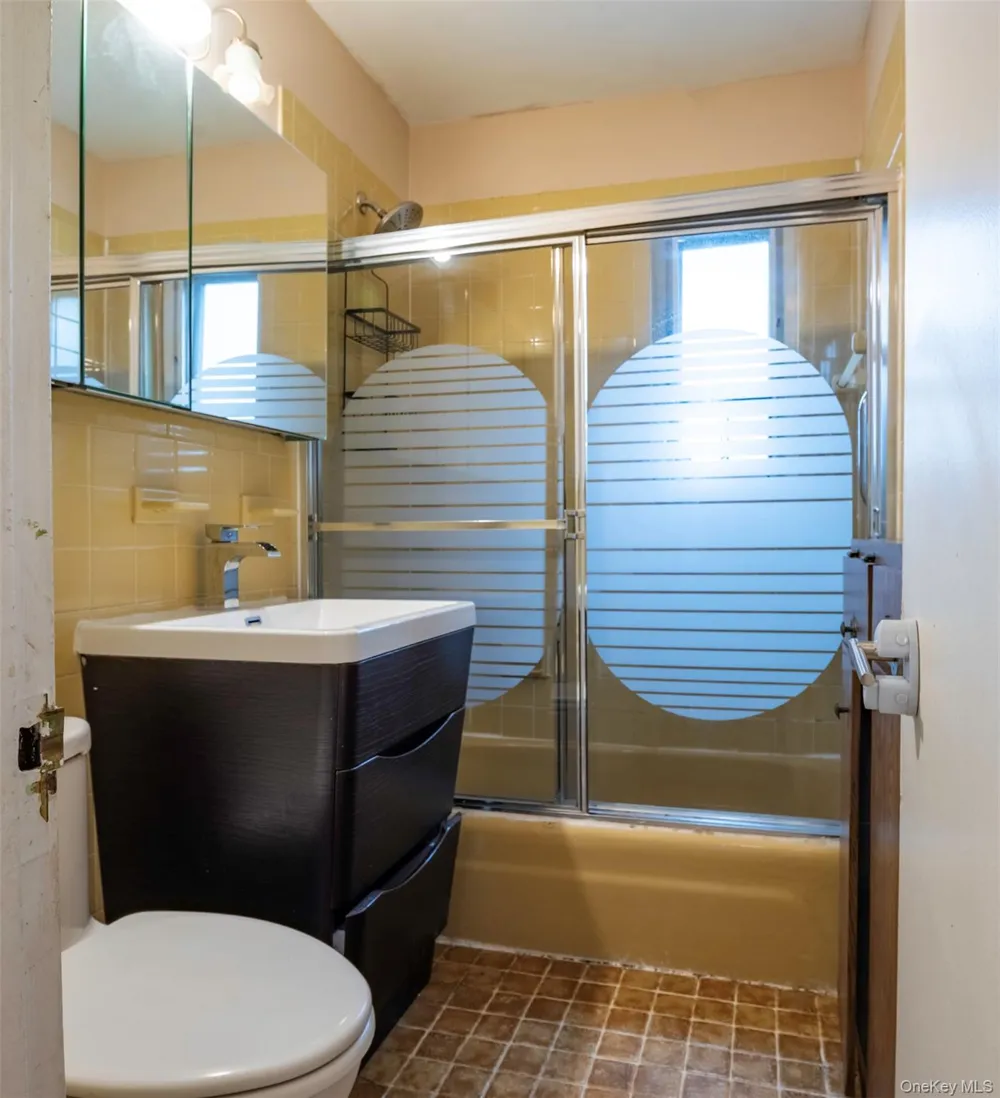 225-24 Manor Road #814 Queens Village, NY 11427