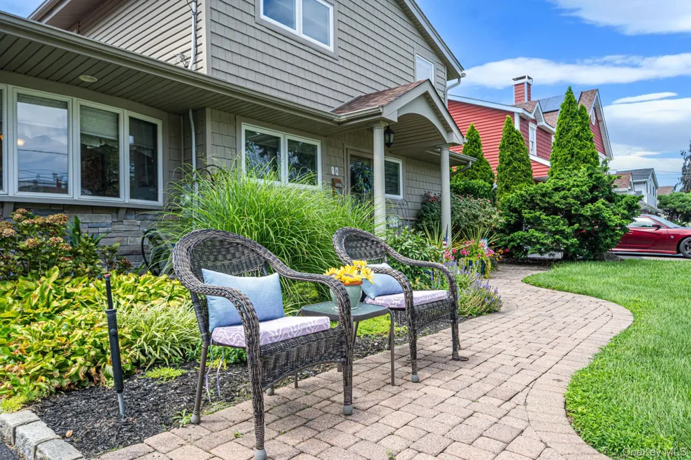 18 Bragg Drive Lake Grove, NY 11755