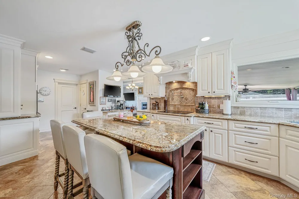 18 Bragg Drive Lake Grove, NY 11755