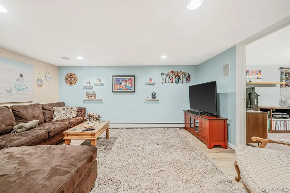 18 Bragg Drive Lake Grove, NY 11755