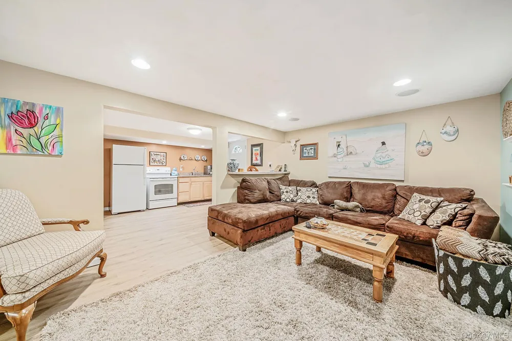 18 Bragg Drive Lake Grove, NY 11755