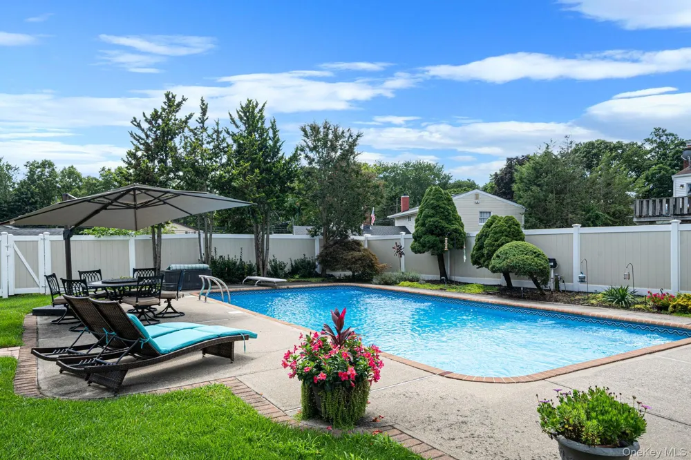 18 Bragg Drive Lake Grove, NY 11755