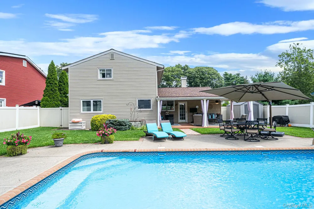 18 Bragg Drive Lake Grove, NY 11755