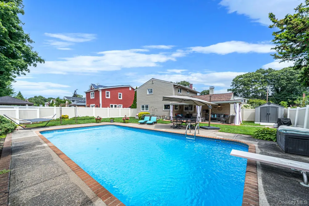 18 Bragg Drive Lake Grove, NY 11755