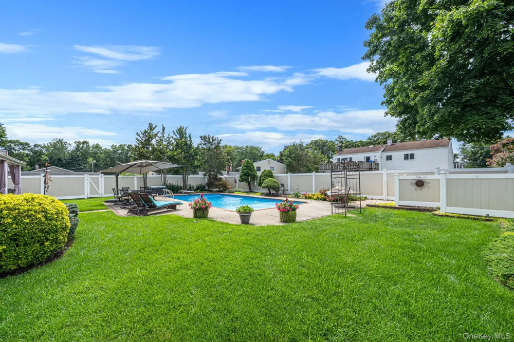 18 Bragg Drive Lake Grove, NY 11755