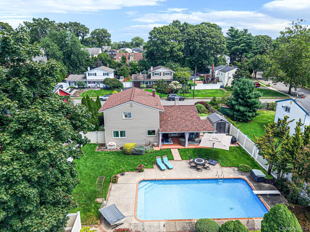 18 Bragg Drive Lake Grove, NY 11755