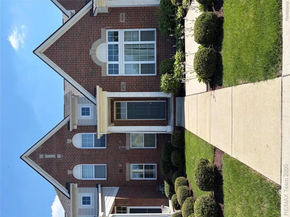 45702 Aragon Canton Charter Township, MI 48187
