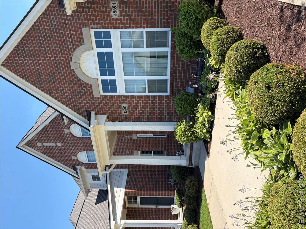 45702 Aragon Canton Charter Township, MI 48187