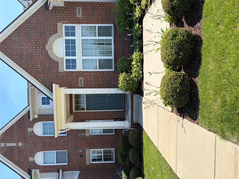 45702 Aragon Canton Charter Township, MI 48187