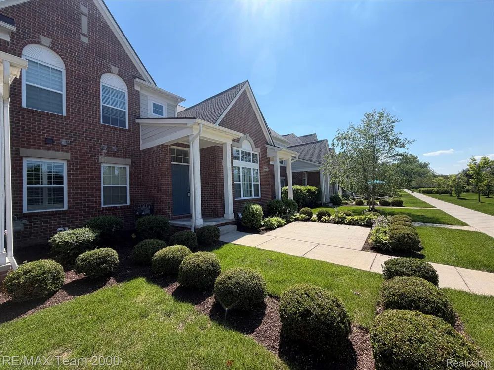 45702 Aragon Canton Charter Township, MI 48187