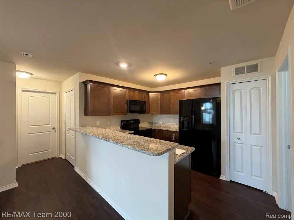45702 Aragon Canton Charter Township, MI 48187