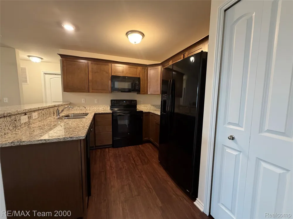 45702 Aragon Canton Charter Township, MI 48187