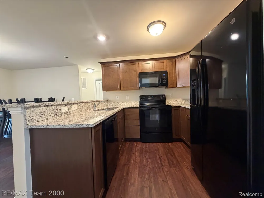 45702 Aragon Canton Charter Township, MI 48187