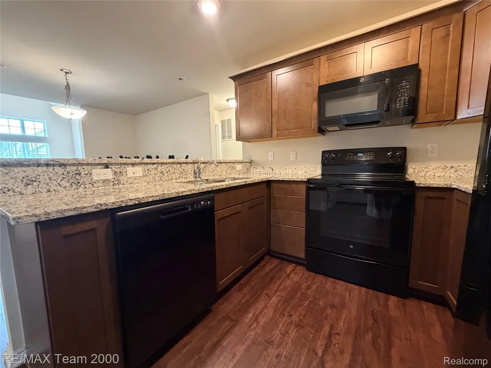 45702 Aragon Canton Charter Township, MI 48187