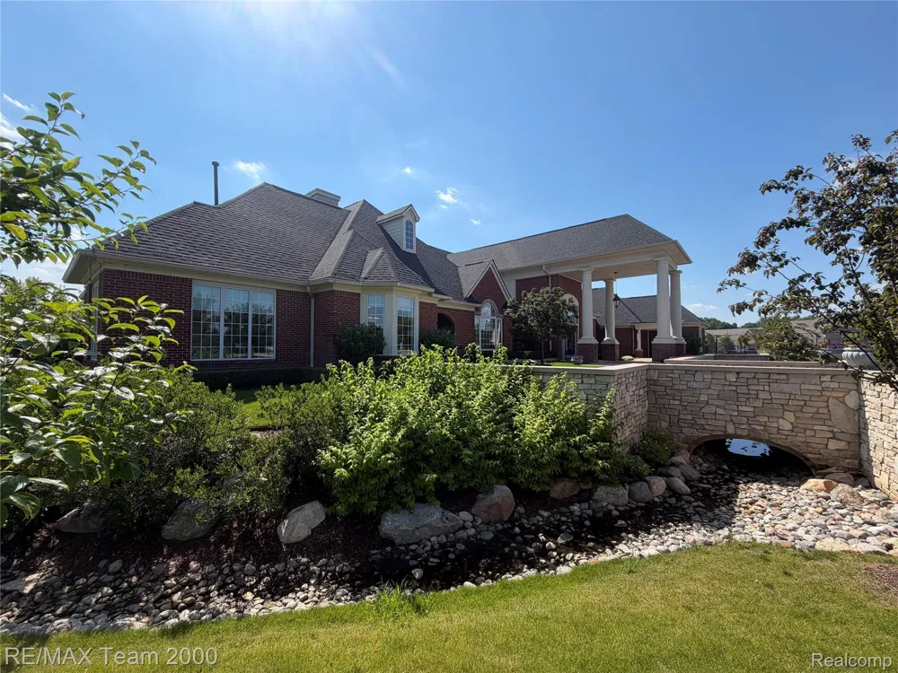 45702 Aragon Canton Charter Township, MI 48187