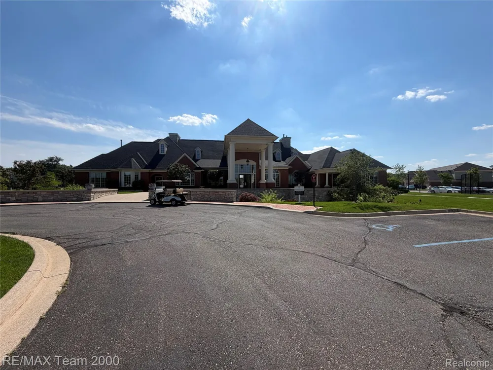 45702 Aragon Canton Charter Township, MI 48187