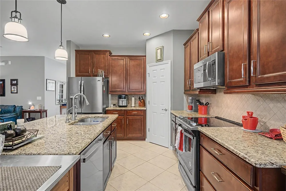 29358 GRASS BUNKER DRIVE San Antonio, FL 33576