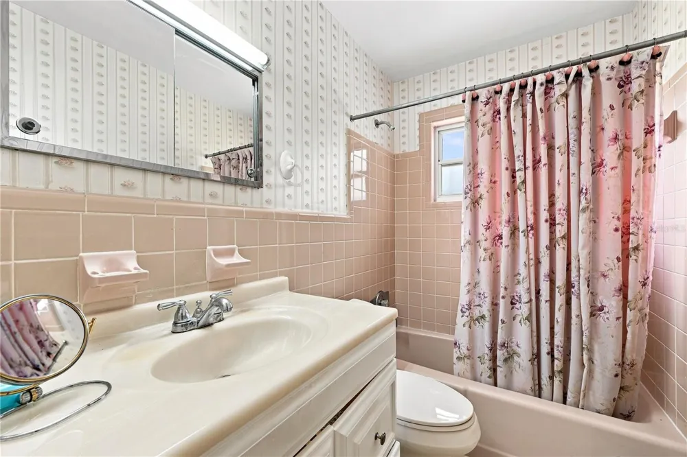 622 MARTIN AVENUE Altamonte Springs, FL 32701
