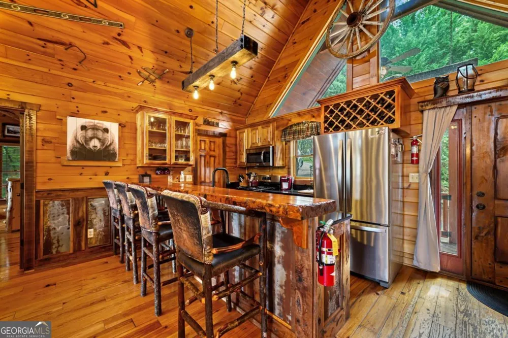551 Amy Creek CIR Ellijay, GA 30540