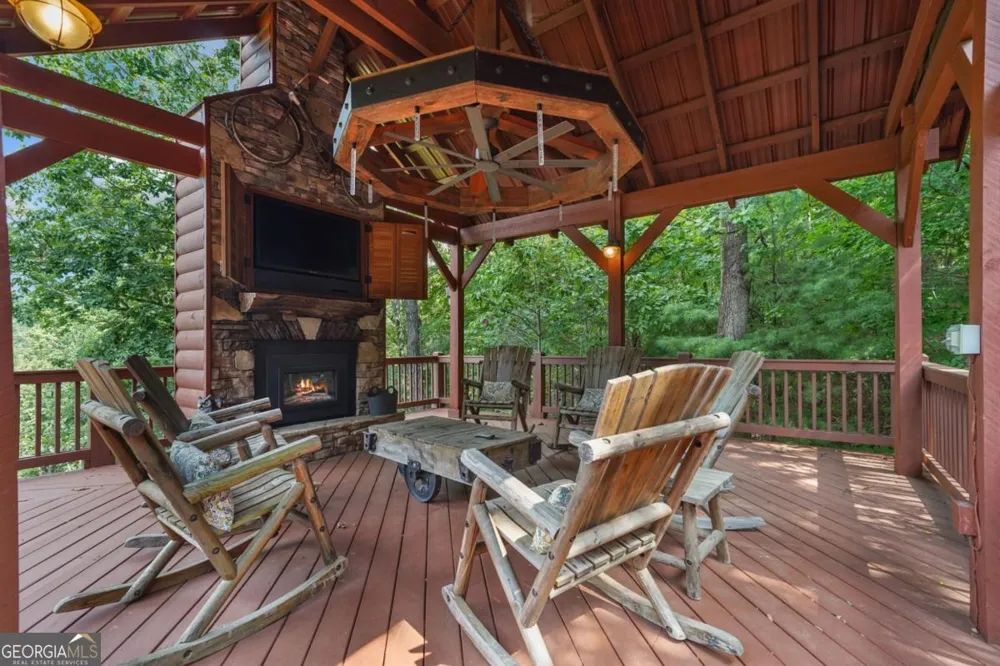 551 Amy Creek CIR Ellijay, GA 30540
