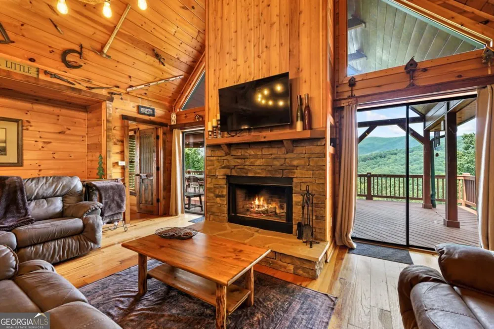 551 Amy Creek CIR Ellijay, GA 30540