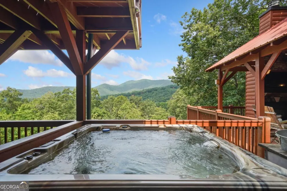 551 Amy Creek CIR Ellijay, GA 30540
