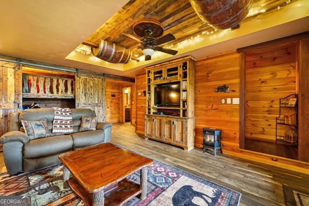 551 Amy Creek CIR Ellijay, GA 30540