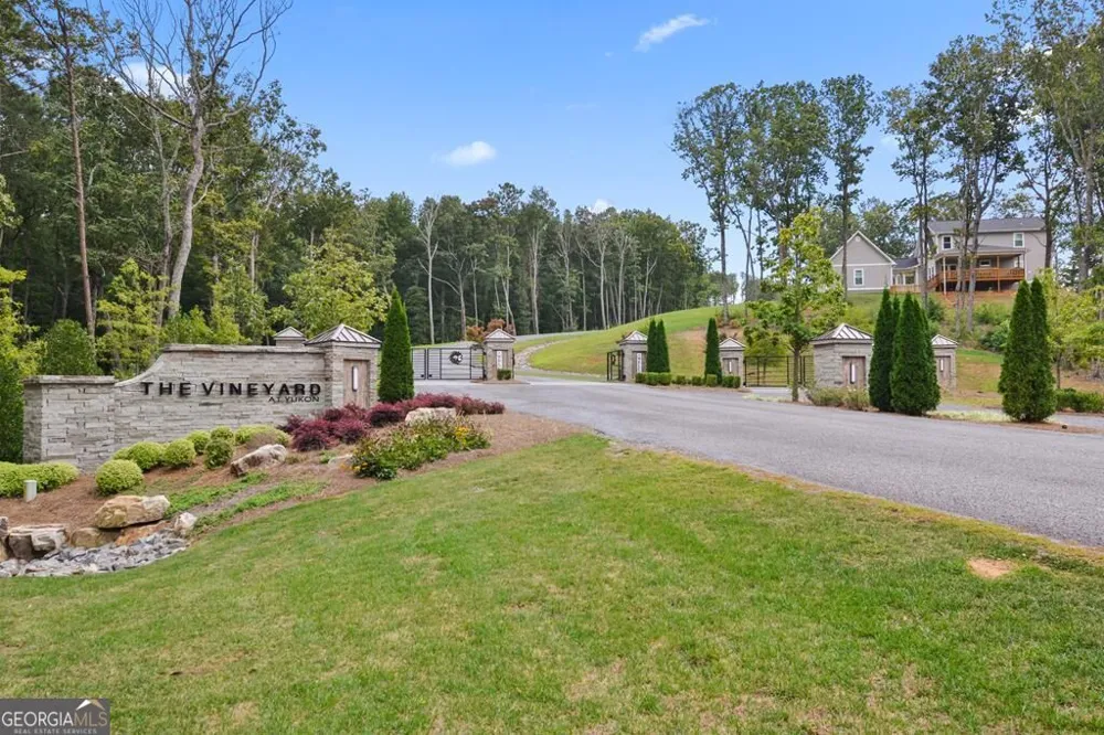 1084 Highgrove DR Talking Rock, GA 30175