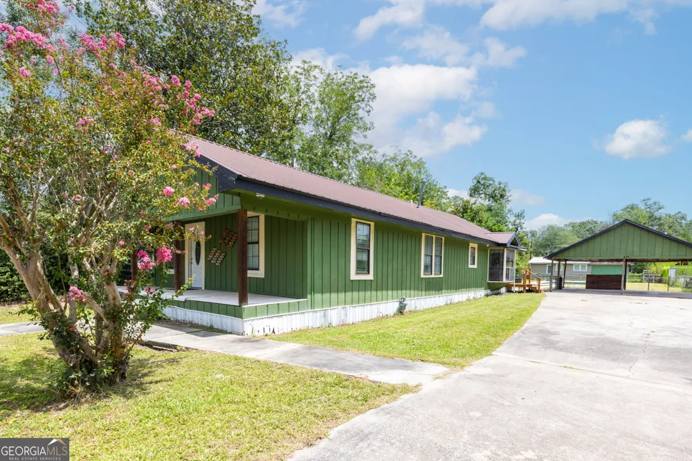 1801 Creswell ST Waycross, GA 31503