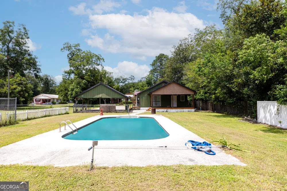 1801 Creswell ST Waycross, GA 31503