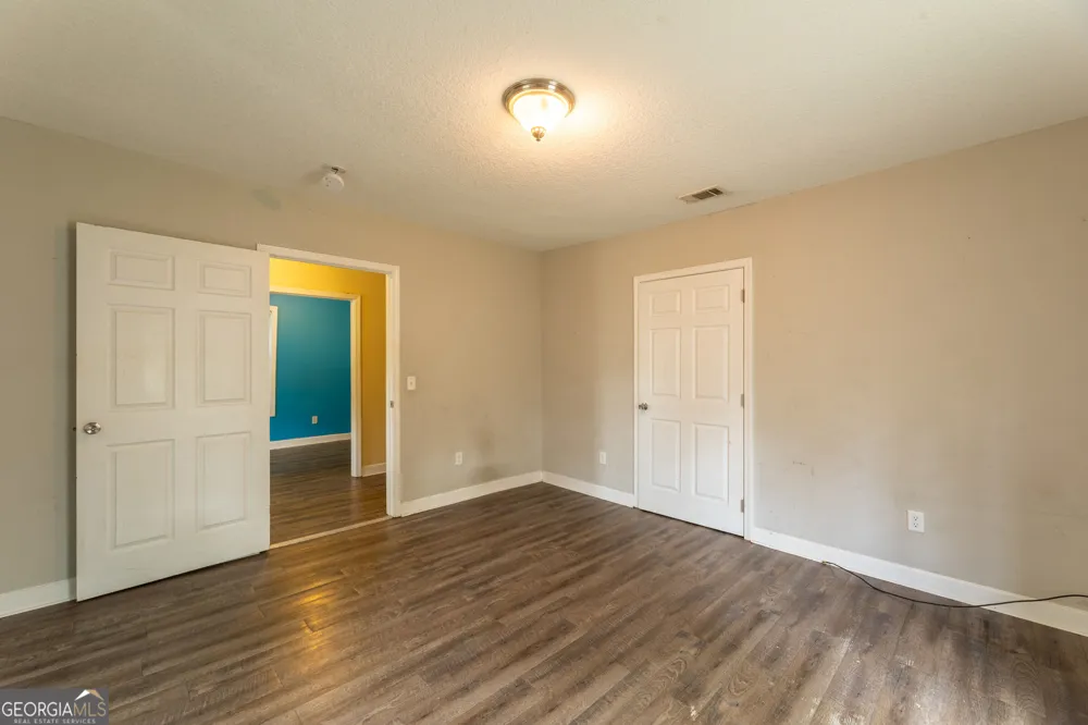 1801 Creswell ST Waycross, GA 31503