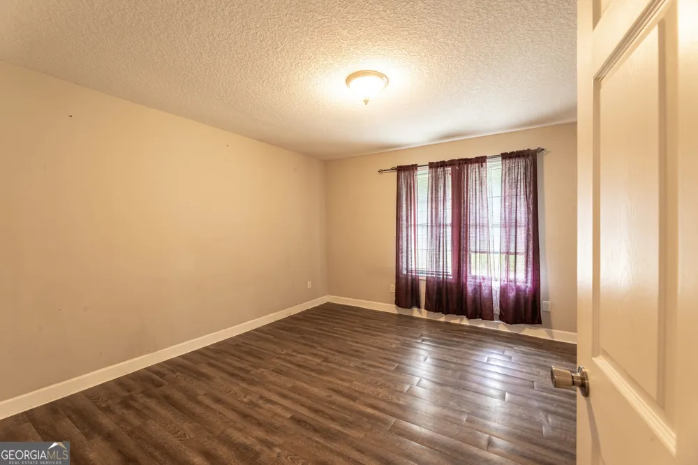 1801 Creswell ST Waycross, GA 31503