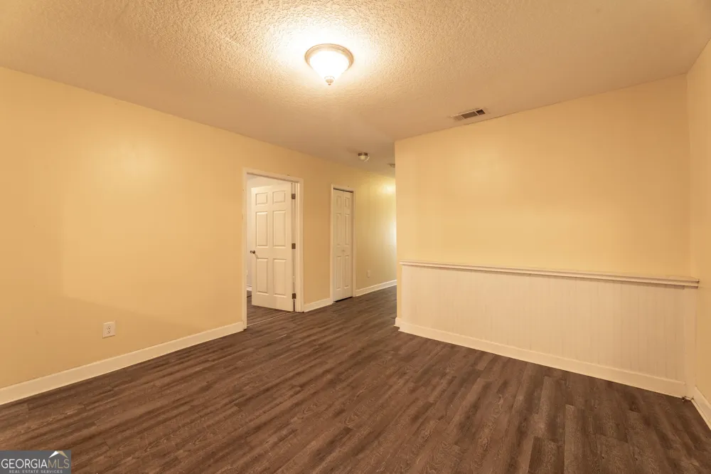 1801 Creswell ST Waycross, GA 31503