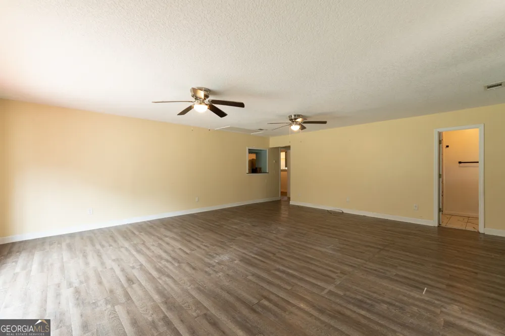 1801 Creswell ST Waycross, GA 31503