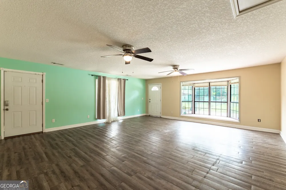 1801 Creswell ST Waycross, GA 31503
