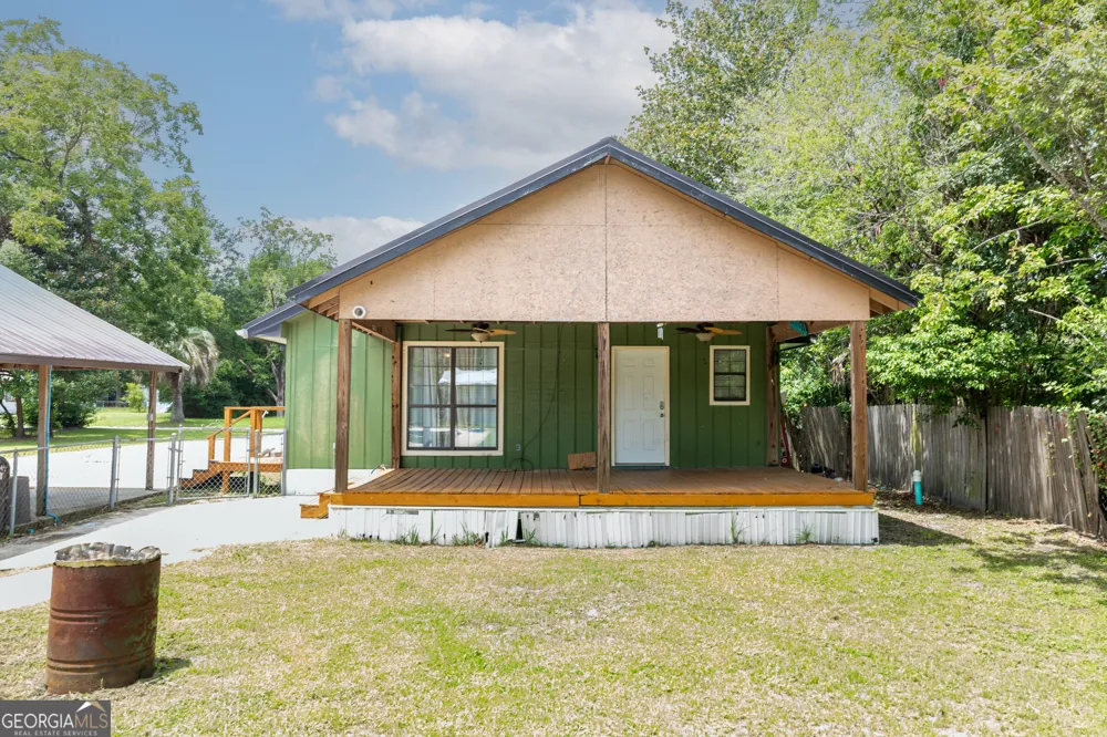 1801 Creswell ST Waycross, GA 31503