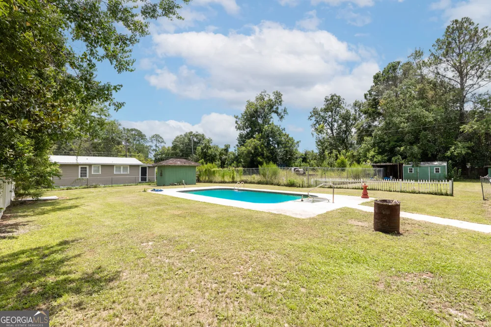 1801 Creswell ST Waycross, GA 31503