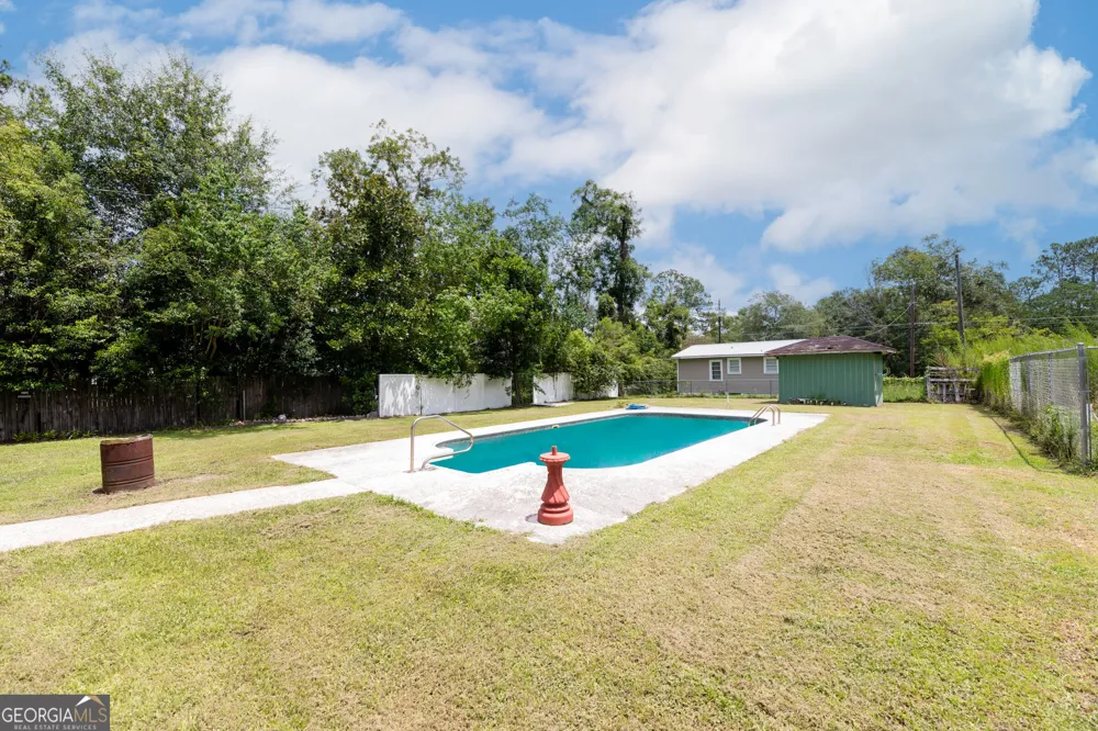 1801 Creswell ST Waycross, GA 31503