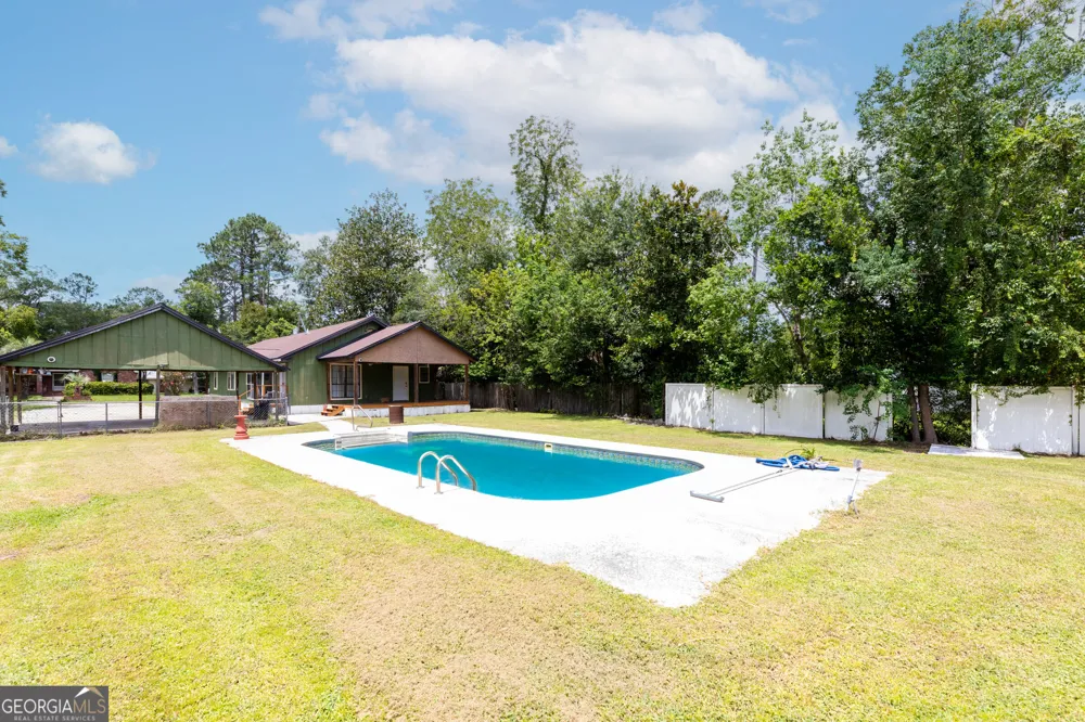 1801 Creswell ST Waycross, GA 31503