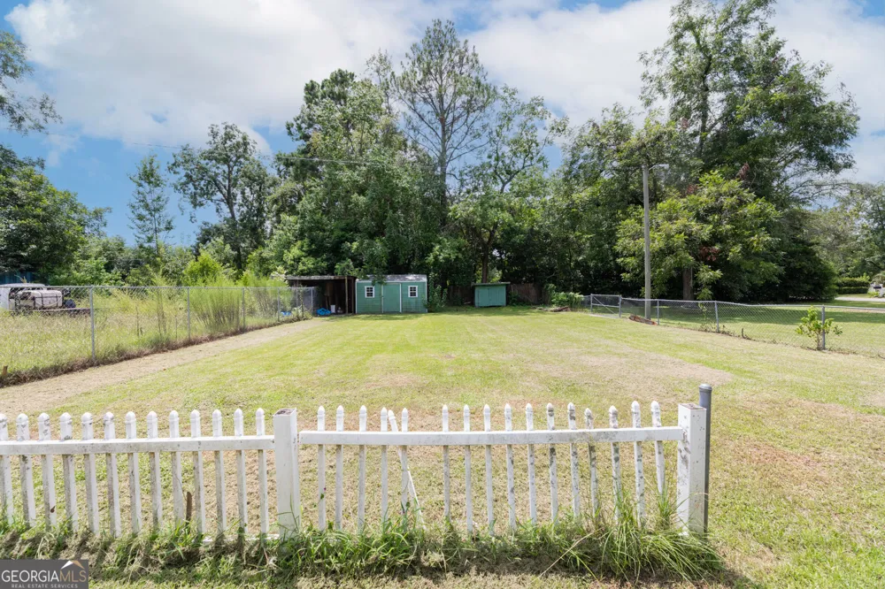 1801 Creswell ST Waycross, GA 31503