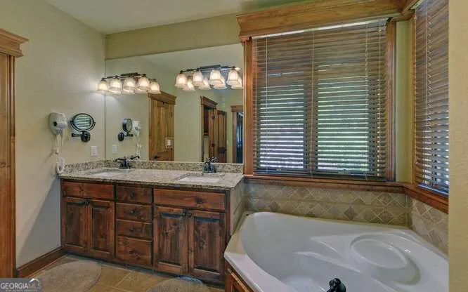 577 Beech Cove DR Hiawassee, GA 30546