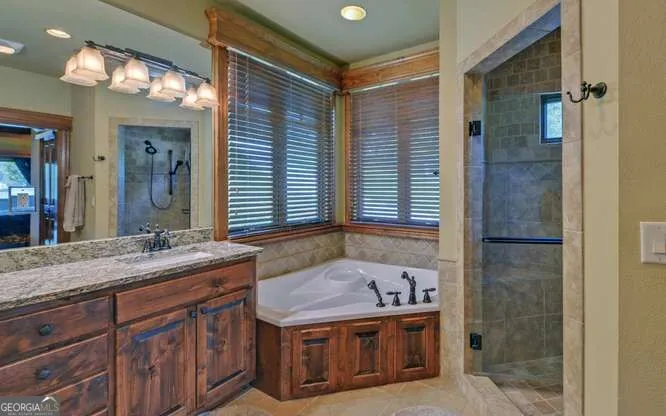577 Beech Cove DR Hiawassee, GA 30546
