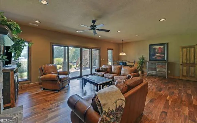 577 Beech Cove DR Hiawassee, GA 30546