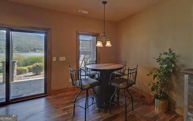 577 Beech Cove DR Hiawassee, GA 30546