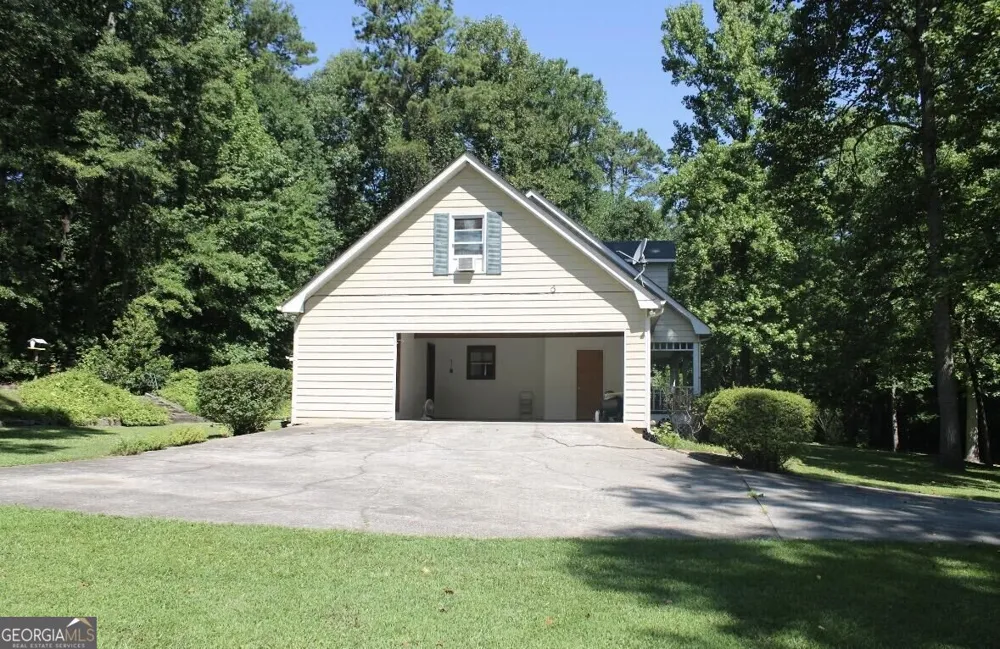 948 Hightower TRL Oxford, GA 30054